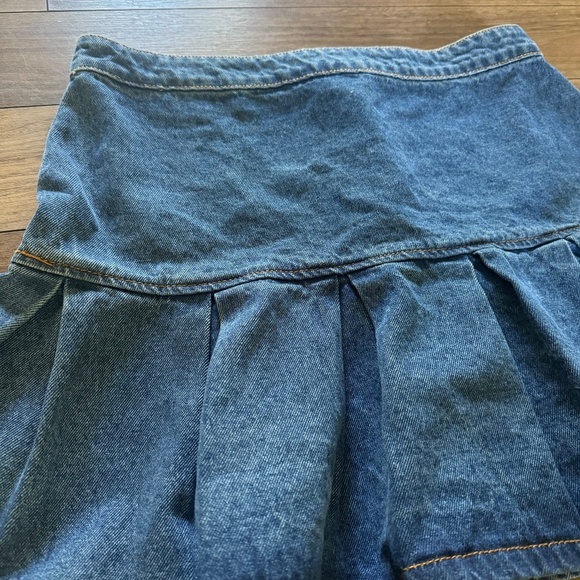 REVOLVE | LIONESS Rescue Me Pleat Mini Skirt XXL | Denim High Waist Zip Back - Picture 4 of 8